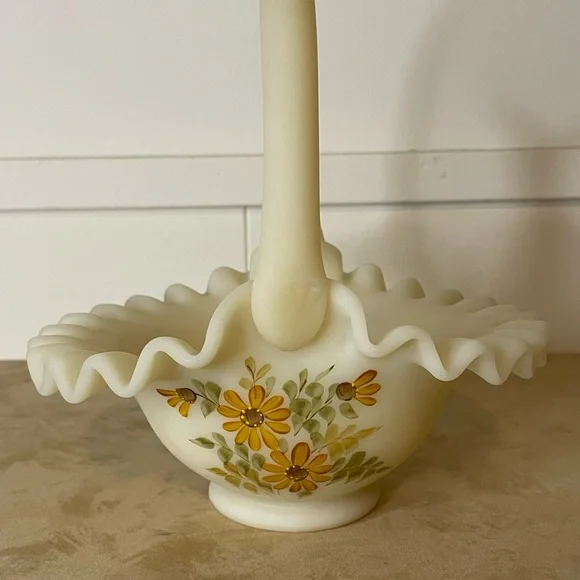 Fenton Satin Custard Glass Ruffled Glass Basket - Hand Painted & Signed - Picture 1 of 13
